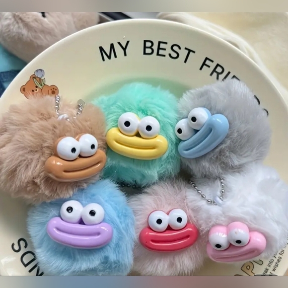 Unbranded Accessories - (1) Colorful Plush Keychain/Bag Charm (1)